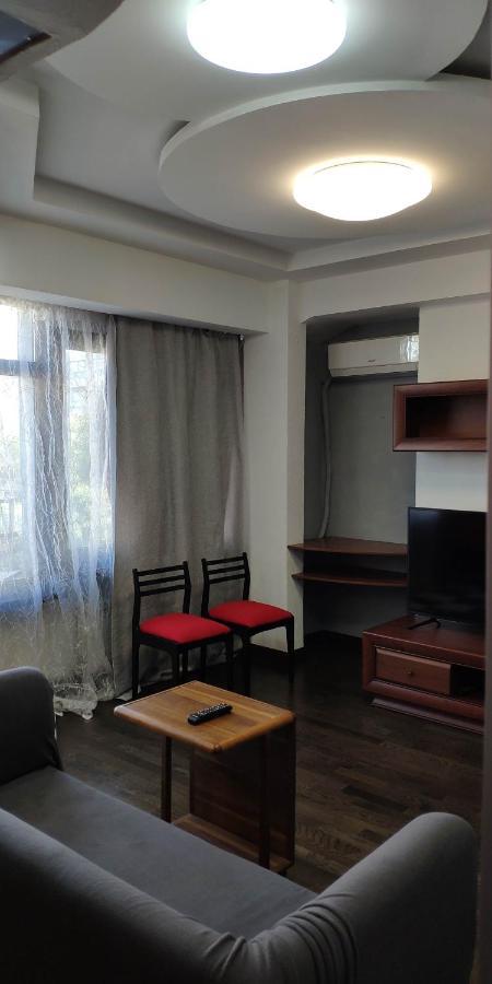 Apartment On Nazarbayeva 77 Almaty Esterno foto