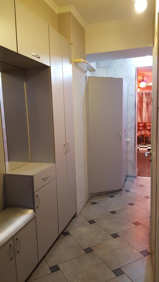 Apartment On Nazarbayeva 77 Almaty Esterno foto