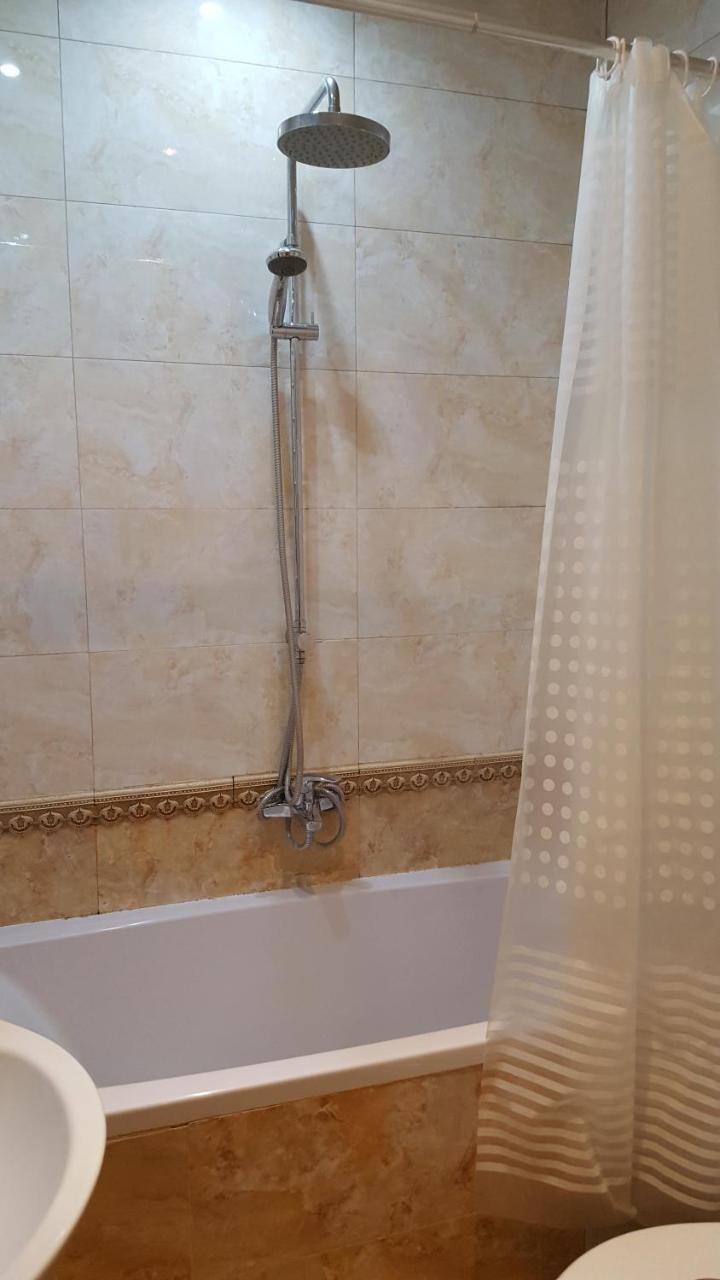 Apartment On Nazarbayeva 77 Almaty Esterno foto